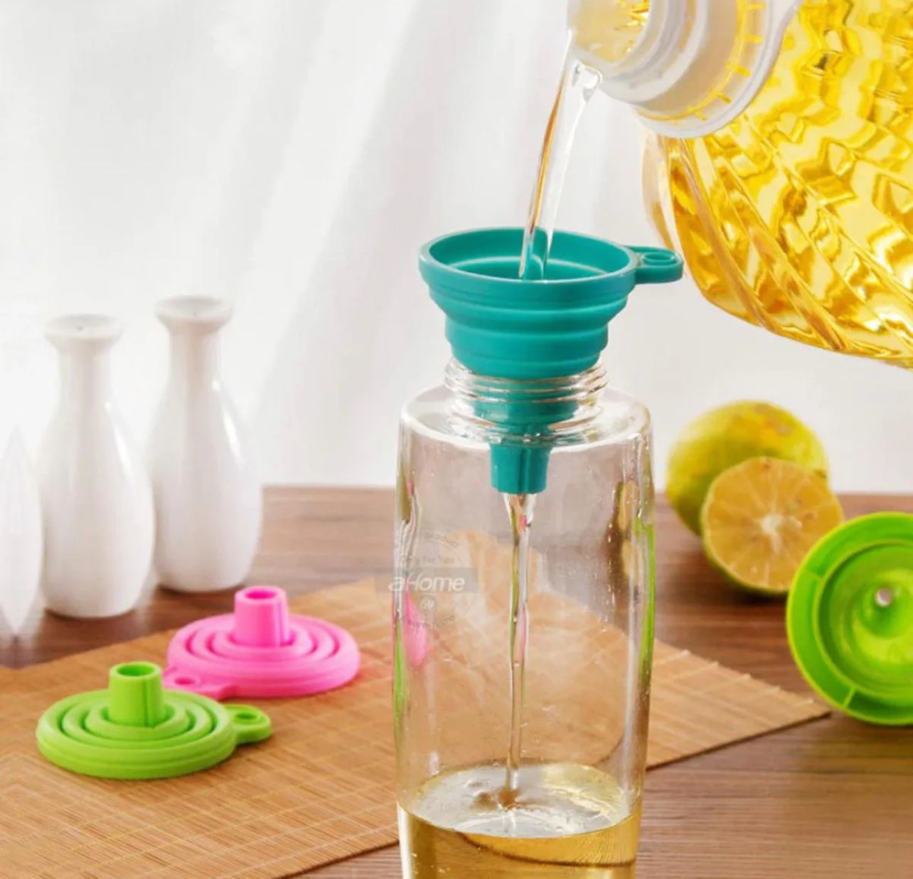 Beautiful And Portable Mini Kitchen Silicone Collapsible Folding Foldable Funnel